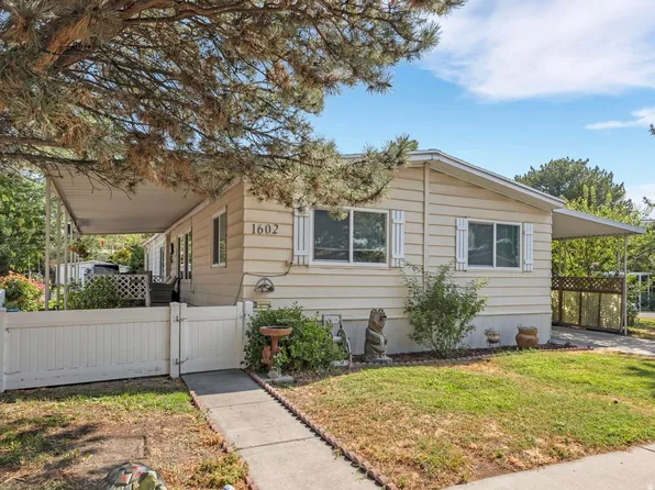 1602 W Indian Summer Dr, Salt Lake City, UT 84116