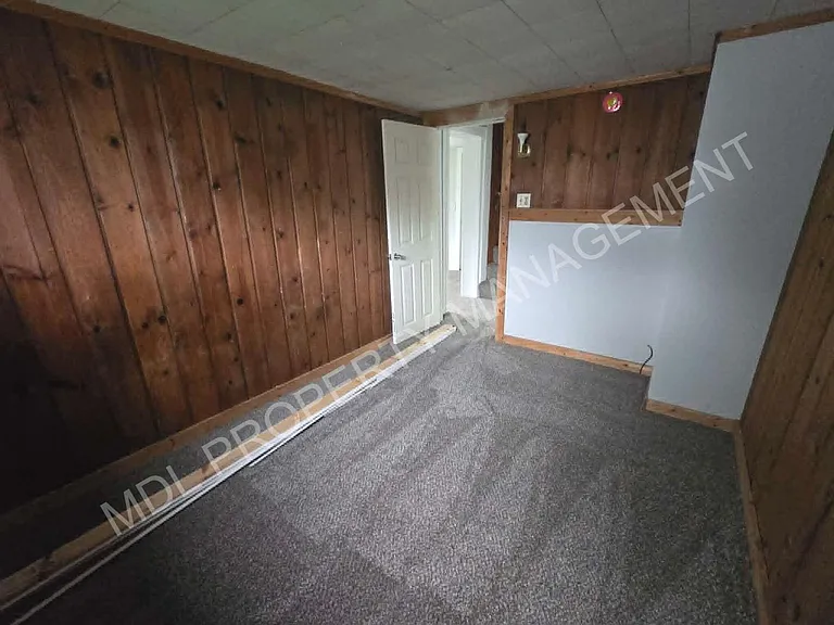 1402 Cass St — Photo 8