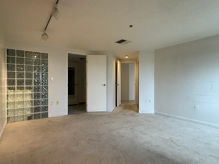 198 Burkhall St #505 — Photo 11