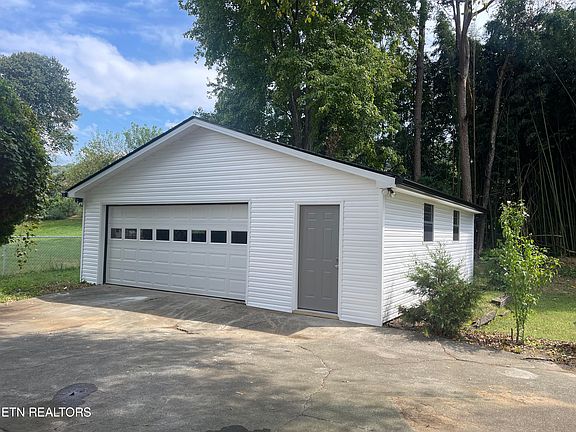 2nd image of 4220 Felty Dr