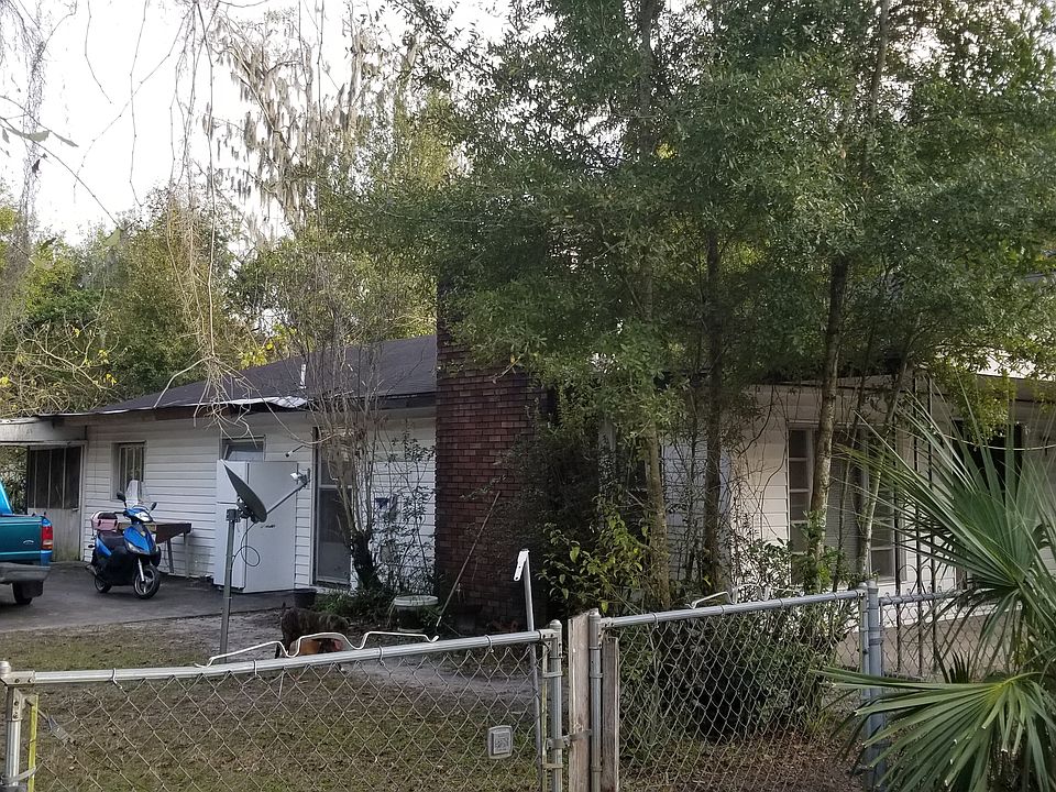 2nd image of 226 NE 118th St