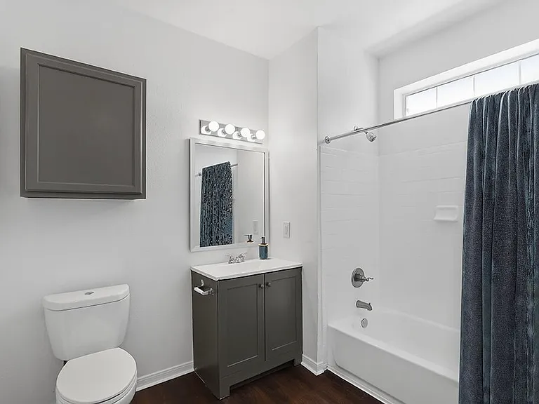 Almeda Park Apartments — Photo 3