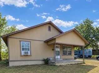 514 N Ellis St, Groesbeck, TX 76642