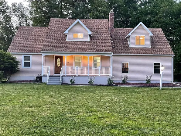 38 Green Meadow Ln, West Springfield, MA 01089