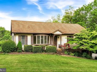 302 Laurel Dr, York, PA 17406