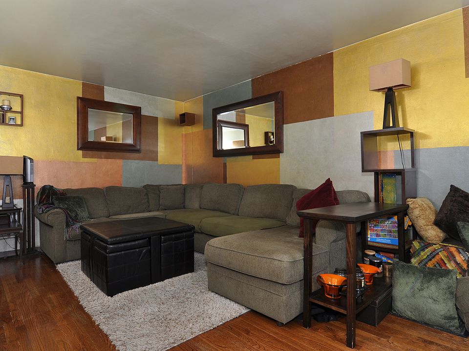 1st image of 1 Hawley Ter APT 4C