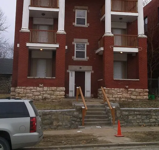 2404 E 29th St — Photo 1