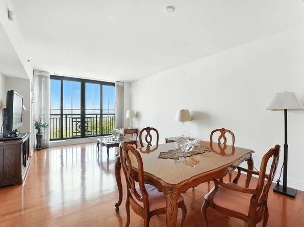 1025 Maxwell Lane image 7 of 33