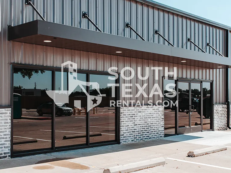 3706 N Navarro St #500 — Photo 3