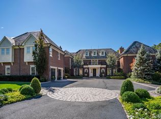 18 Gwynne Road, Melville, NY 11747