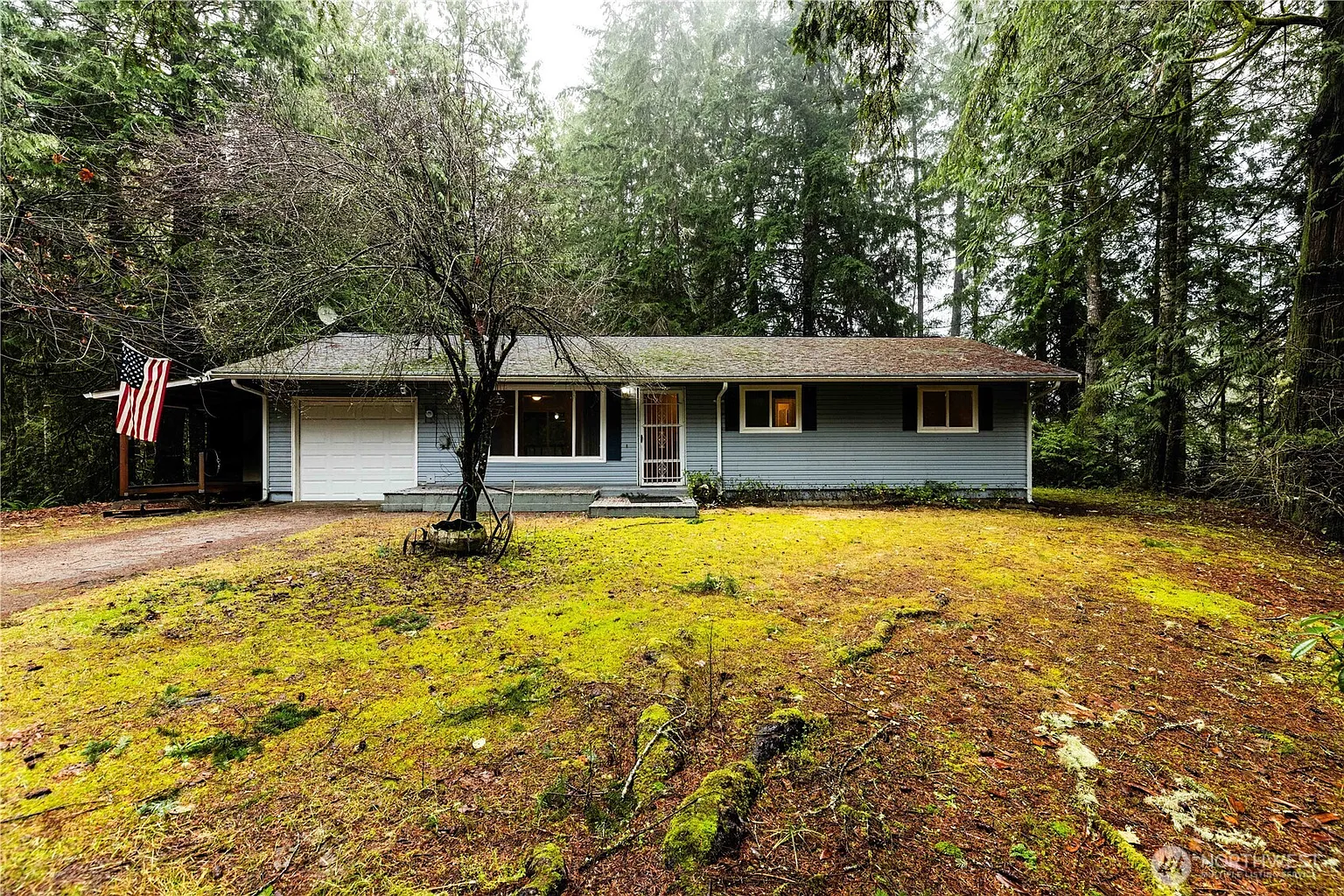 9020 Wyvern Drive SE photo 1