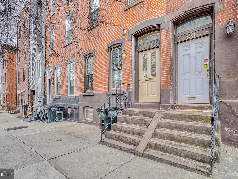 2542 W Girard Ave #2 — Photo 1