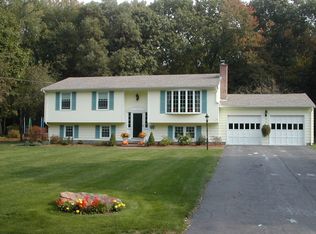 66 Arrow Ln, North Kingstown, RI 02852