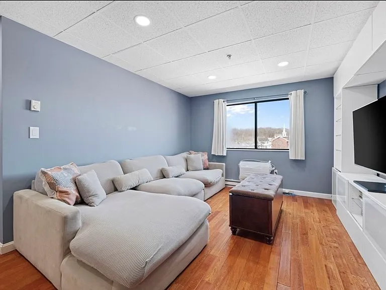 64 Foster St #403 — Photo 6