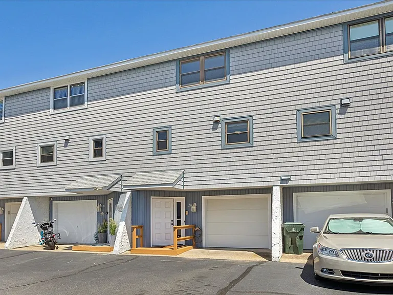 2100 E Ocean View Ave #20 — Photo 5