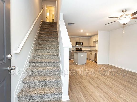 2nd image of 429 Camella Cir
