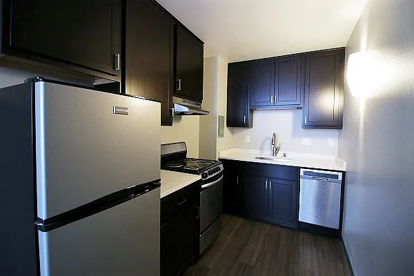 1671 N. Prospect Ave. — Photo 58