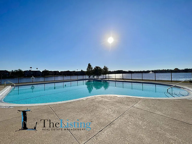 9126 Lake Chase Island Way — Photo 16