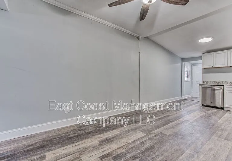 1253 Sargeant St — Photo 12