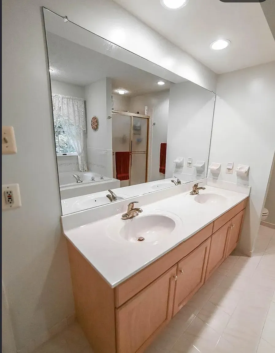 4 bed, 2724 sqft, $3,000 — Photo 1