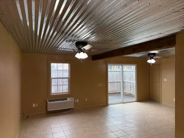 251 Lohmann St, Boerne, TX 78006