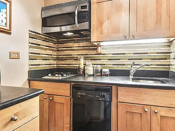 5th image of 240 E 55th St APT 11A