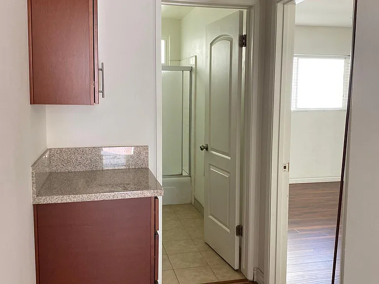 1228 S Saltair Ave #9 — Photo 10