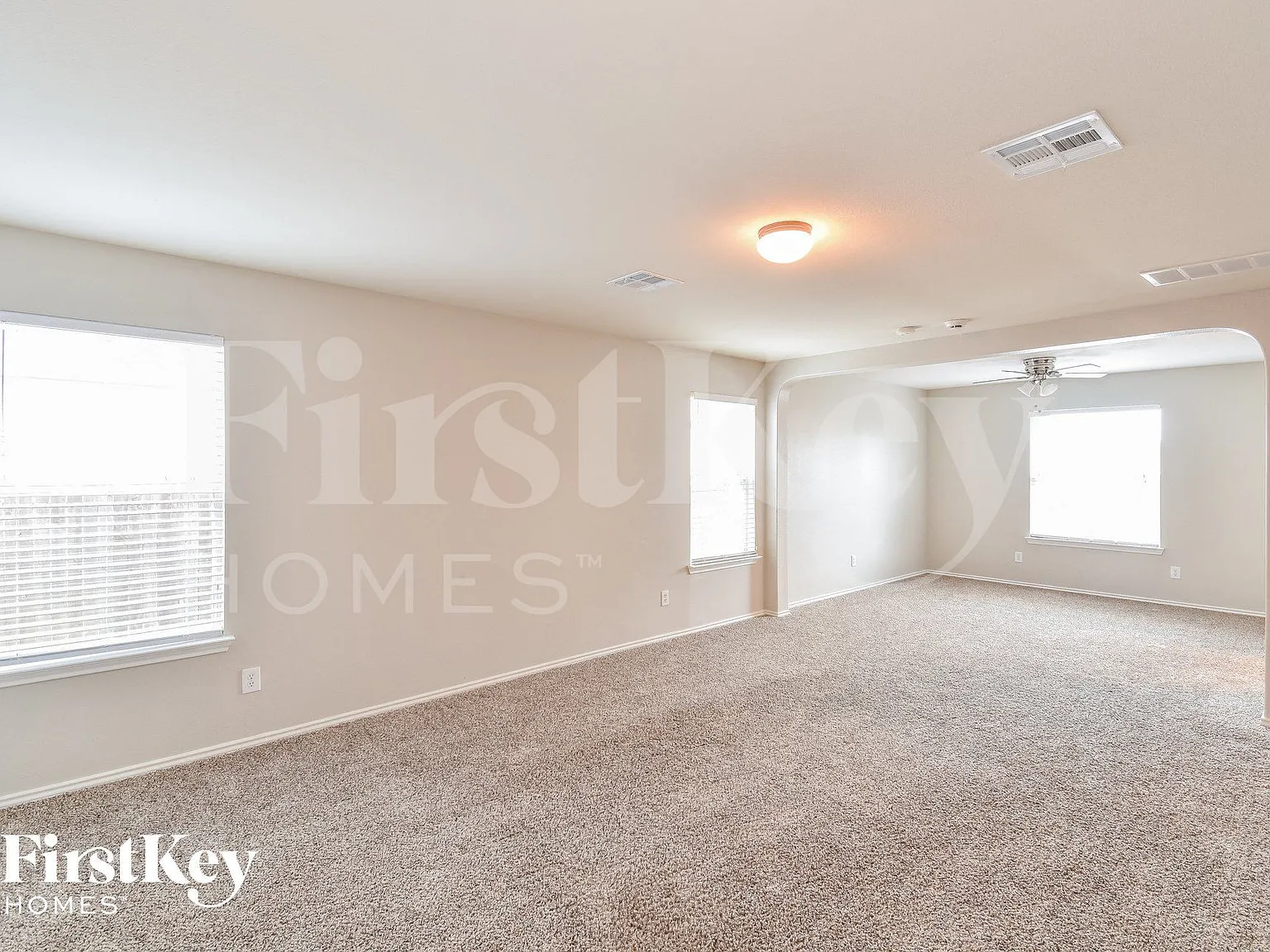 4 bed, 2.5 bath, 1954 sqft, $1,845 — Photo 4