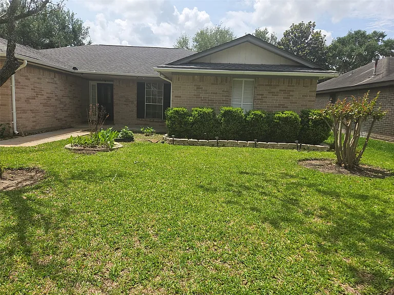 15415 Beechnut St — Photo 26