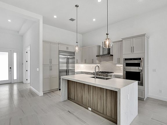 4th image of 10125 Driftwood Way