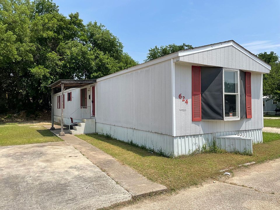 1st image of 521 E Veterans Memorial Blvd Lot 624