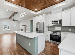 5718 Barkridge Dr, Granbury, TX 76048