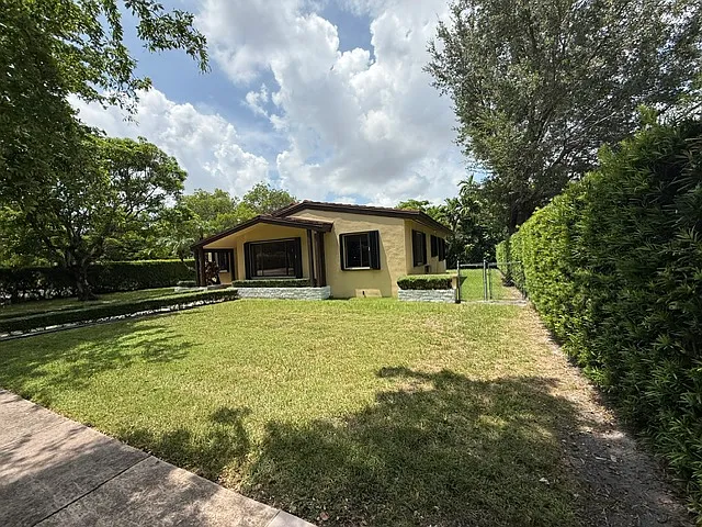 1545 Mantua Ave — Photo 30