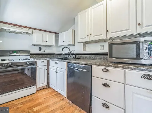 125 S 3rd St, North Wales, PA 19454