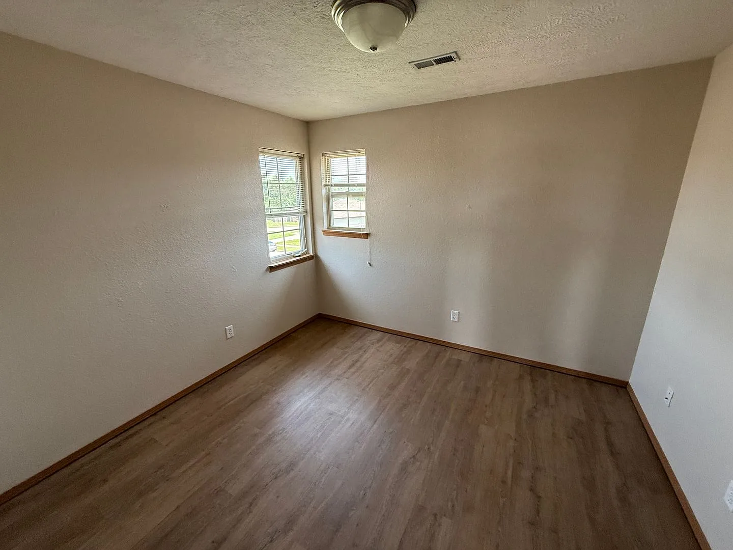 Three bed, two bath duplex. — Photo 4