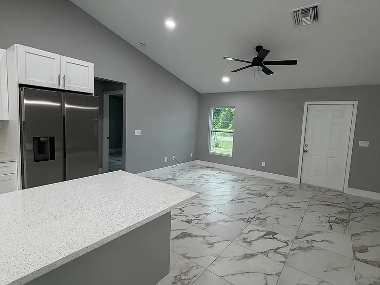 2875 NW 35th Ave — Photo 8
