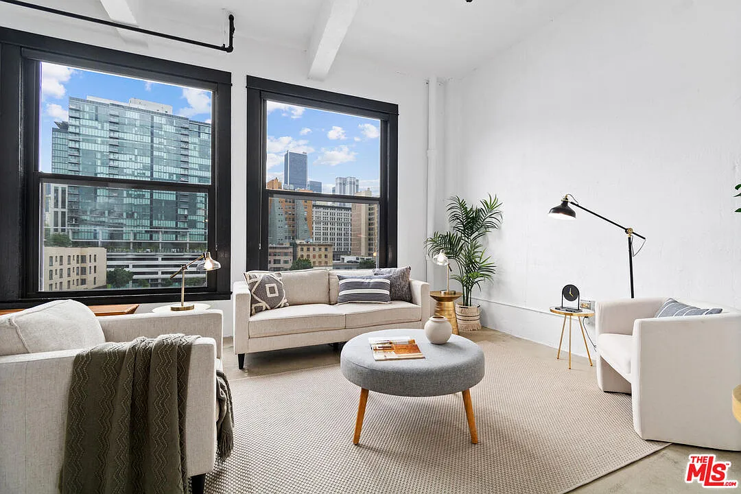 1 bed, 1.0 bath, 960 sqft, $2,495 — Photo 1