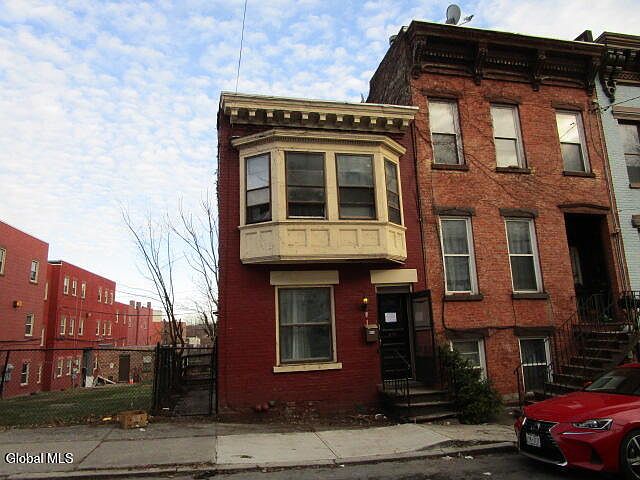 1st image of 40.5 Trinity Place