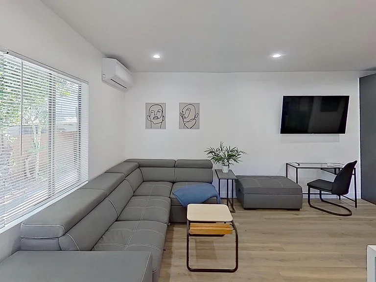 10863 Kling St #3 — Photo 10