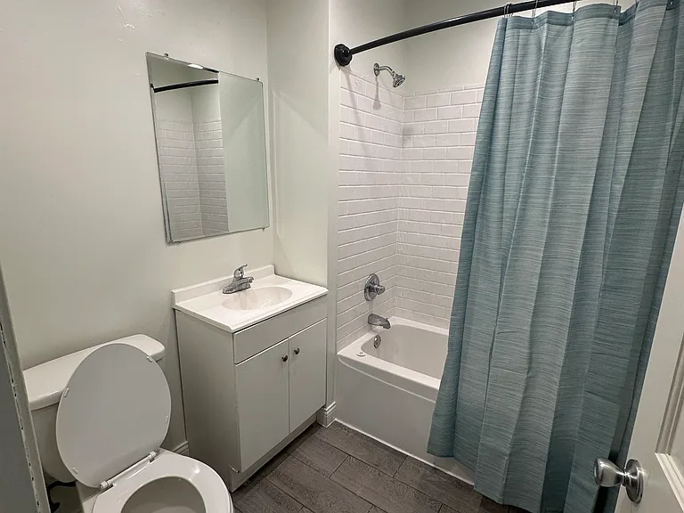 309 Belden Pl — Photo 3