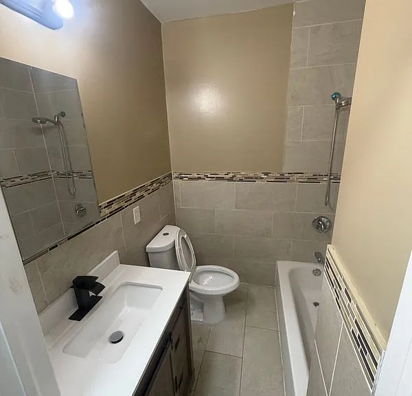 131 Huntington Ter #1 — Photo 5