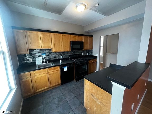 4th image of 108 S Park Street