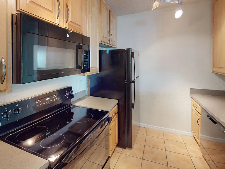 The Breyley Apartments — Photo 37