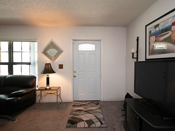 5th image of 6110 Bluegrass Circle