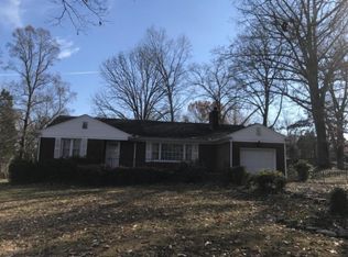 618 S Charles G Seivers Blvd, Clinton, TN 37716