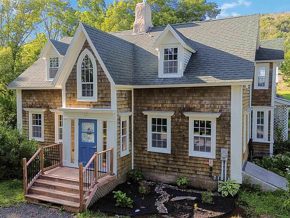 4th image of 2591 Clarence Rd