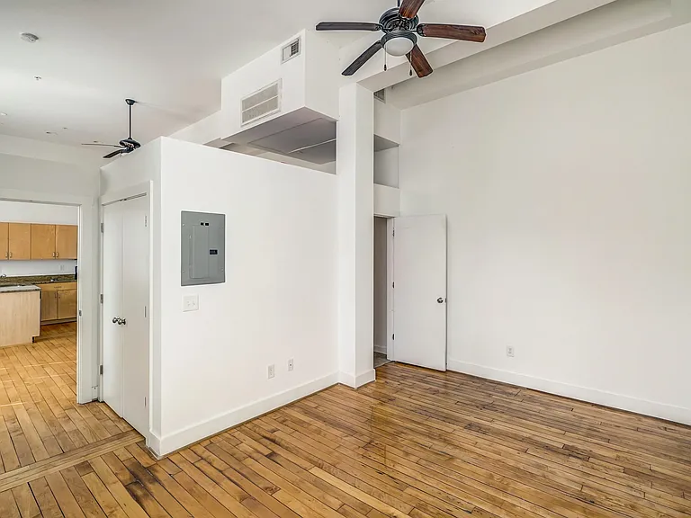 141 E Wythe St — Photo 31