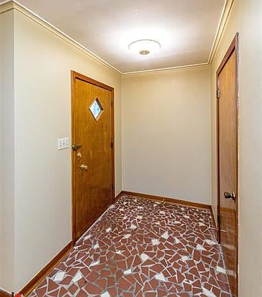 4th image of 6321 Glendale Ln