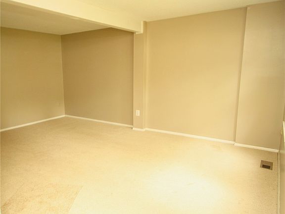 4th image of 702 Hyannis Dr #702