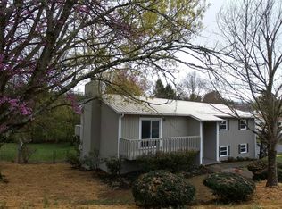 957 Meadow Ln, Kingsport, TN 37663